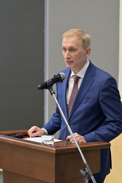 Евгений Дешевых, заместитель Председателя Правительства Алтайского края, министр экономического развития региона Евгений Дешевых, заместитель Председателя Правительства Алтайского края, министр экономического развития региона