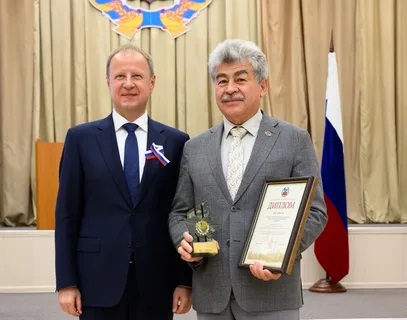 2024 г. Вручение диплома победителя краевого конкурса «Лучший социально-ответственный работодатель года» 2024 г. Вручение диплома победителя краевого конкурса «Лучший социально-ответственный работодатель года»