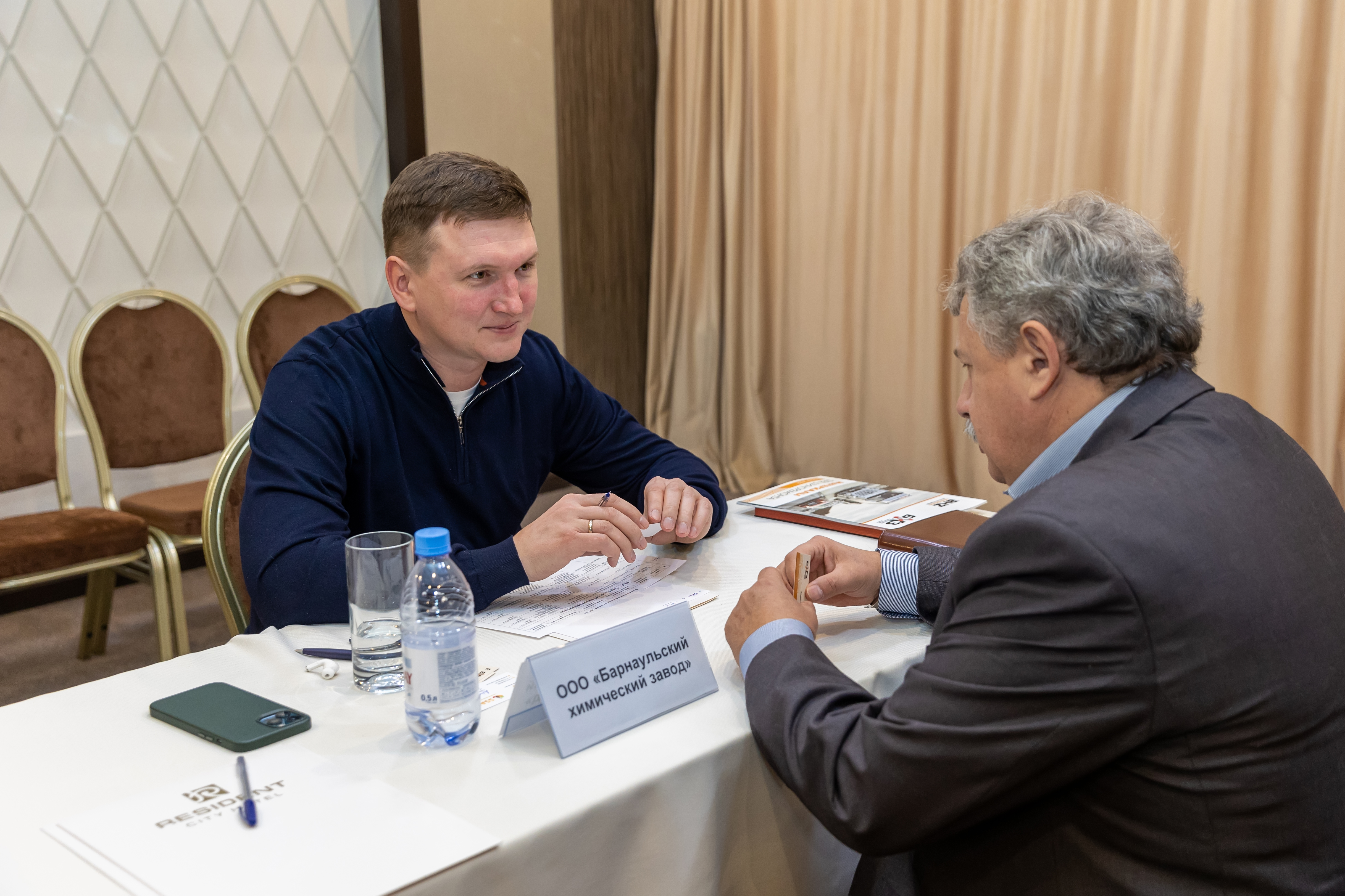 Максим Егоров проводит встречу Максим Егоров проводит встречу